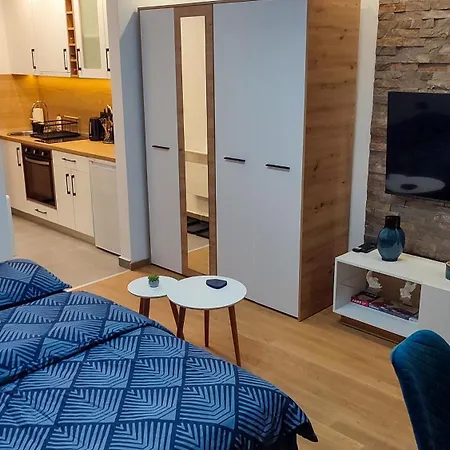 Apartment By Montebello