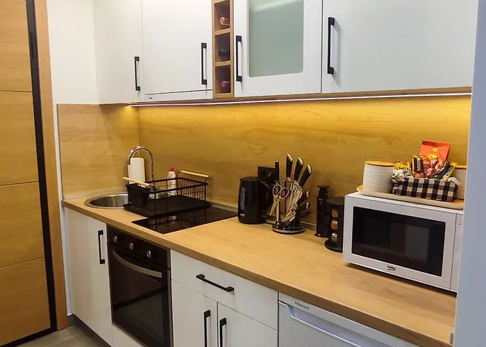 By Montebello 즐라티보