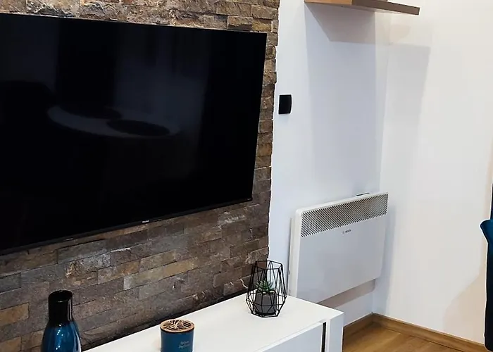 By Montebello 즐라티보