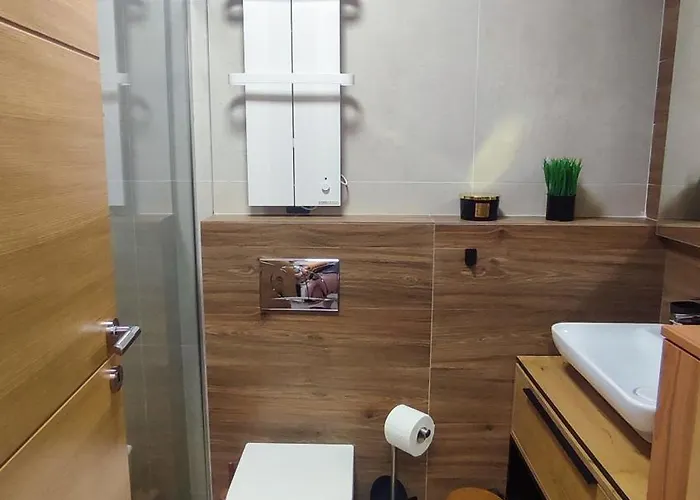 By Montebello 아파트 *