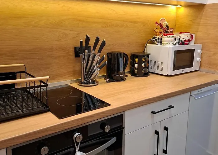 By Montebello 아파트 *